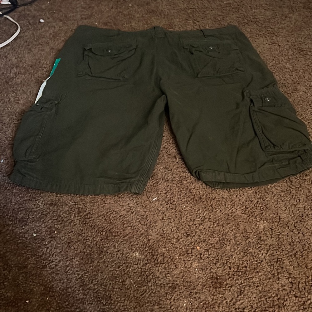 Green - Picture 2 of 2